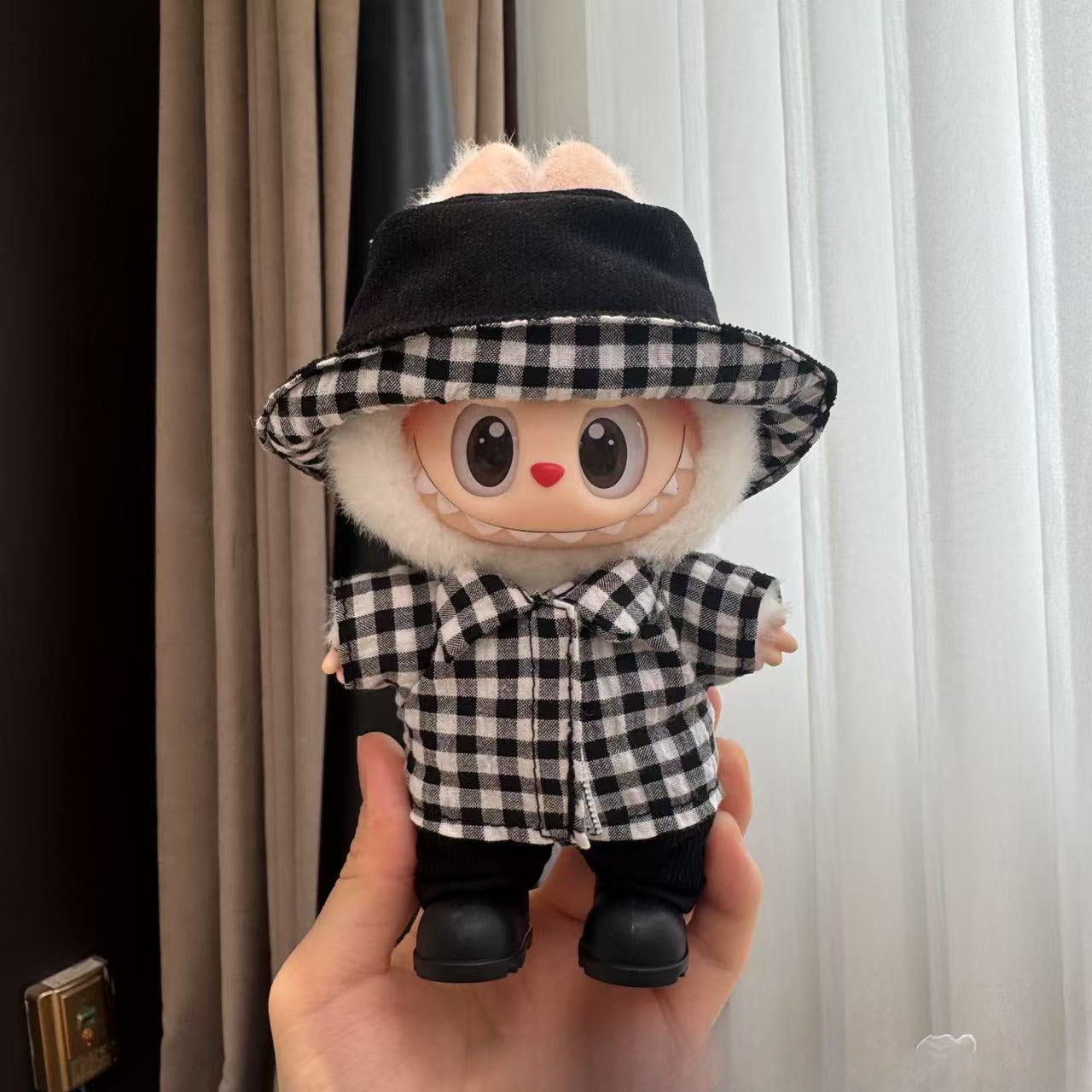 (only-clothes) Only Clothes 17cm Labubu Doll Clothes Second and Third Generation Vinyl Doll Clothes Plaid Shirt Set Hat Shoes
