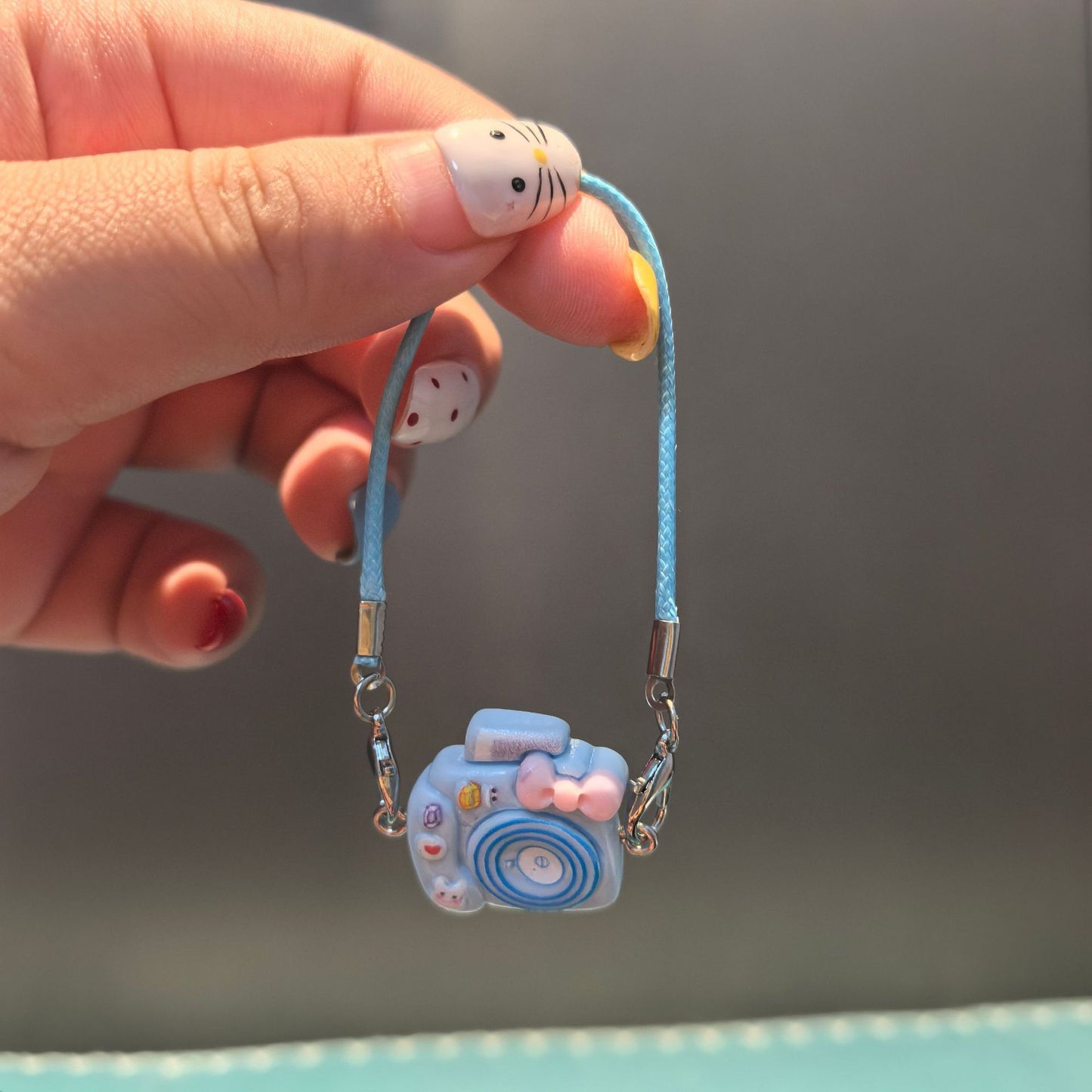(only-clothes) Dollhouse Mini Cartoon Model Small Camera Bowknot Neck Hanging Accessory Doll Hanging Decoration Accessory