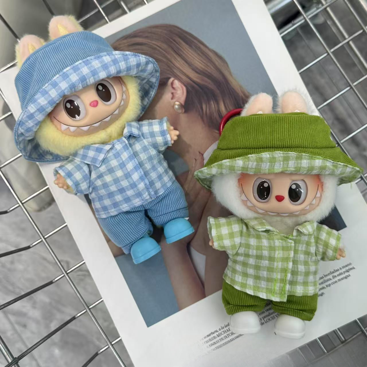 (only-clothes) Only Clothes 17cm Labubu Doll Clothes Second and Third Generation Vinyl Doll Clothes Plaid Shirt Set Hat Shoes