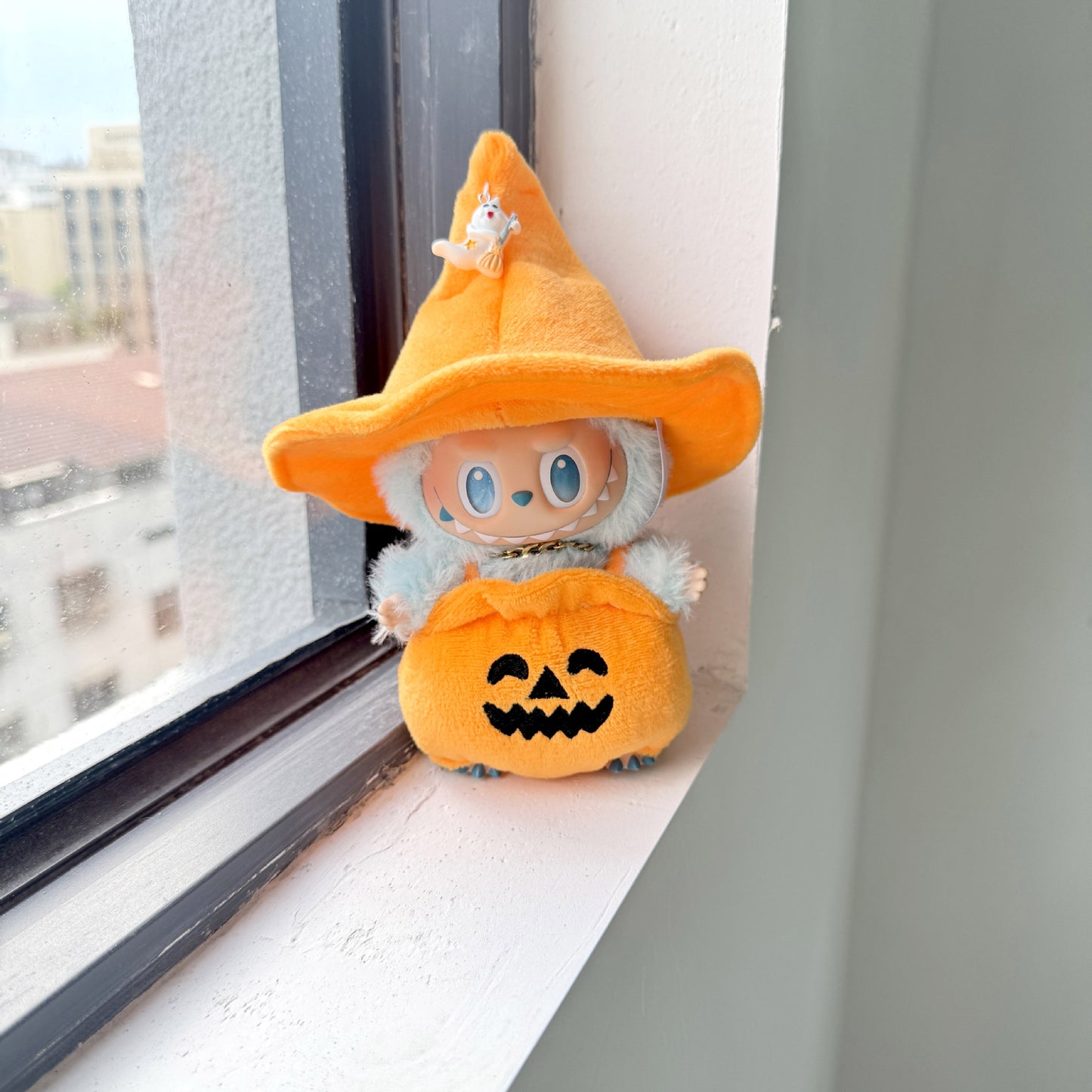 (only-clothes) First, Second, and Third Generation 15CM Labubu Pendant Halloween Pumpkin Outfit Overalls Black Hat Plush Toy Costume