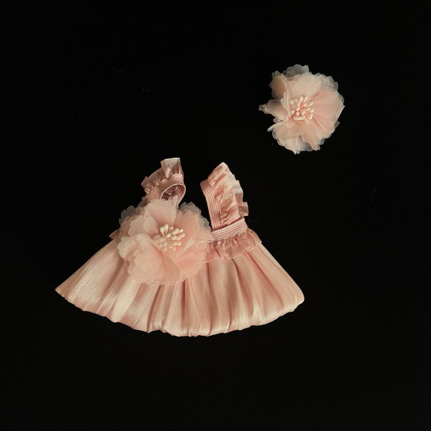 (only-clothes) Only Selling Baby Clothes 17cm Baby Clothes Labubu Sitting Party Pendant Doll Dress-Up Clothes Cute Flower Bud Gauze Dress