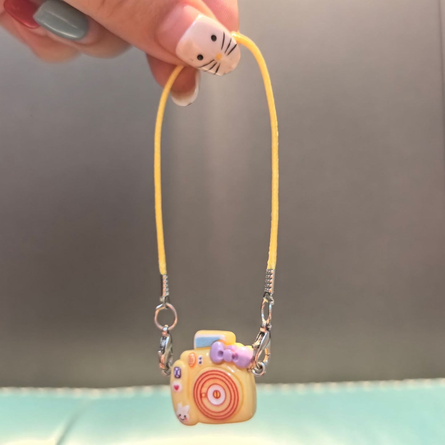 (only-clothes) Dollhouse Mini Cartoon Model Small Camera Bowknot Neck Hanging Accessory Doll Hanging Decoration Accessory