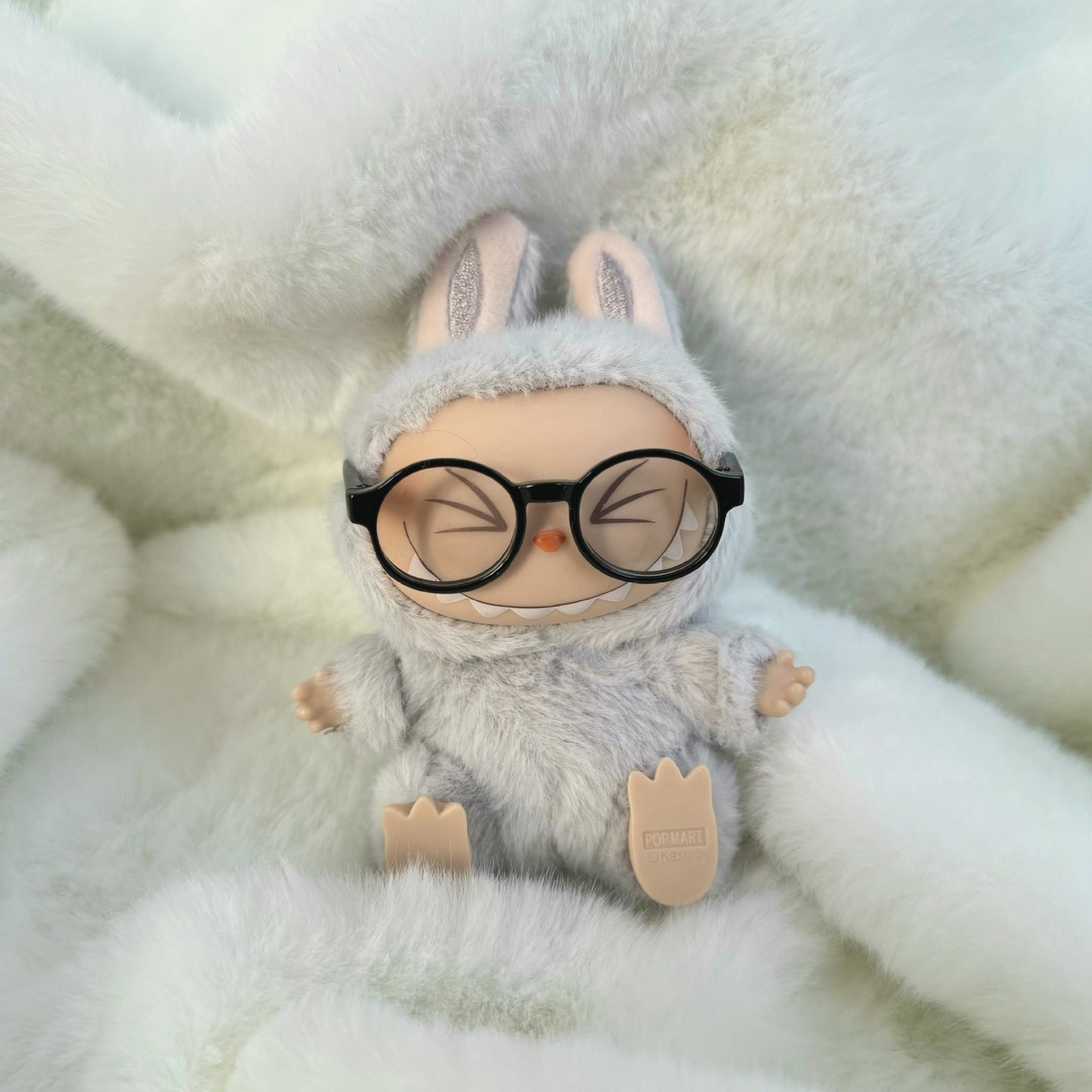 (only-clothes) First and Second Generation Keychain Labubu Clothing Pendant Labubu Hat Sitting Party Sweater Warm Winter Set Scarf