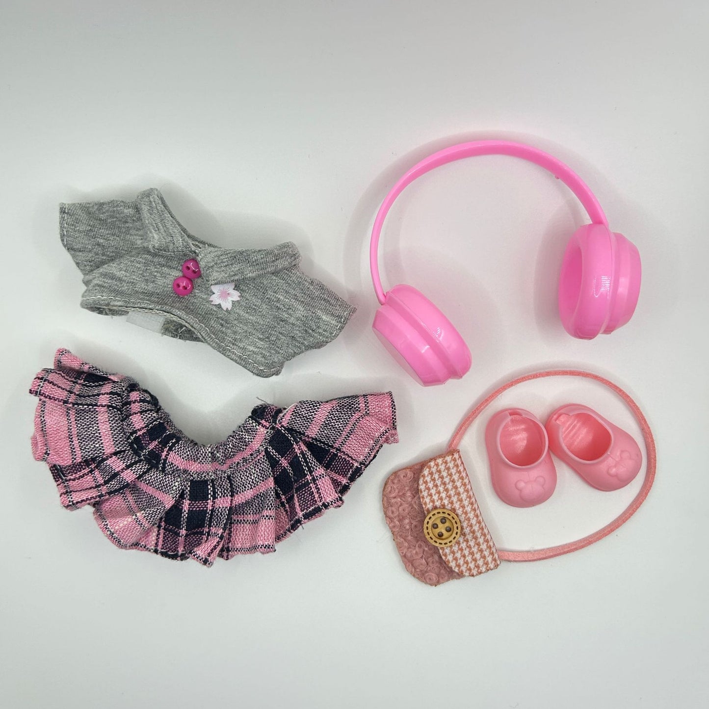(only-clothes) Labubu Doll Clothes First Second Third Generation Labubu Vinyl Blind Box Pendant JK Girl Cute Style Doll Figurine