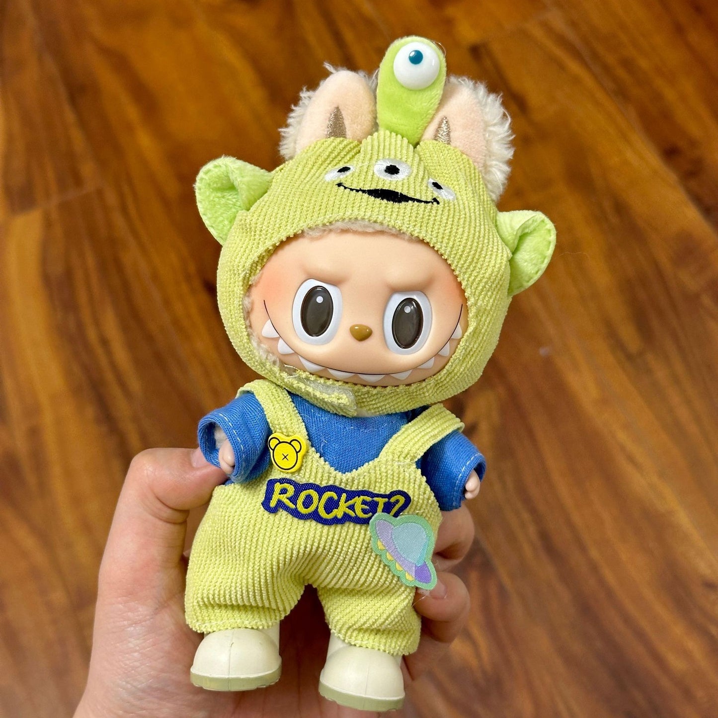 (only-clothes) Only Selling Clothes] First and Second Generation Keychain Labubu Clothes Pendant Labubu Doll Clothes Sunshine Little Craftsman Strap