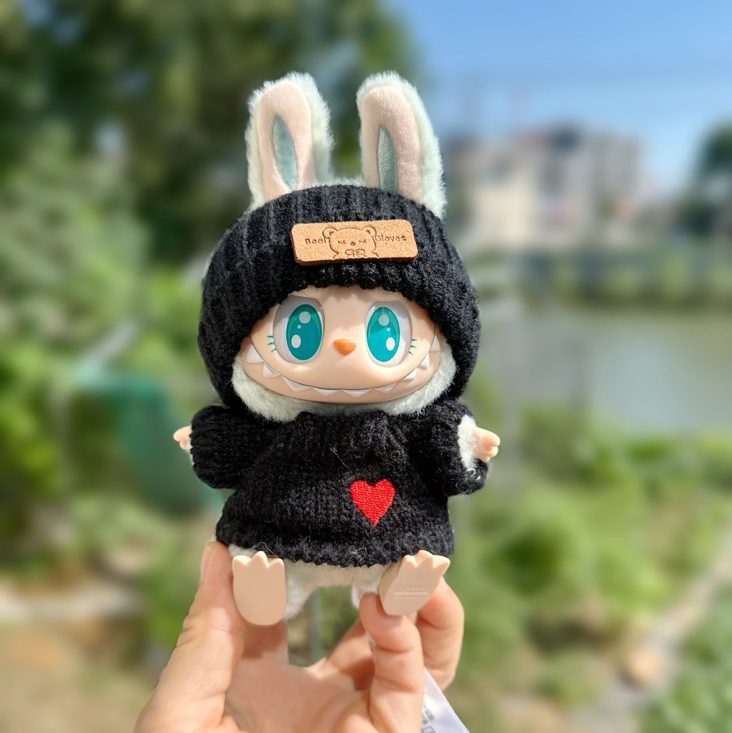 (only-clothes) Only Clothes] First and Second Generation Labubu Plush Doll Clothes Accessories LALBUBU Bear Logo Hat Heart Sweater Set