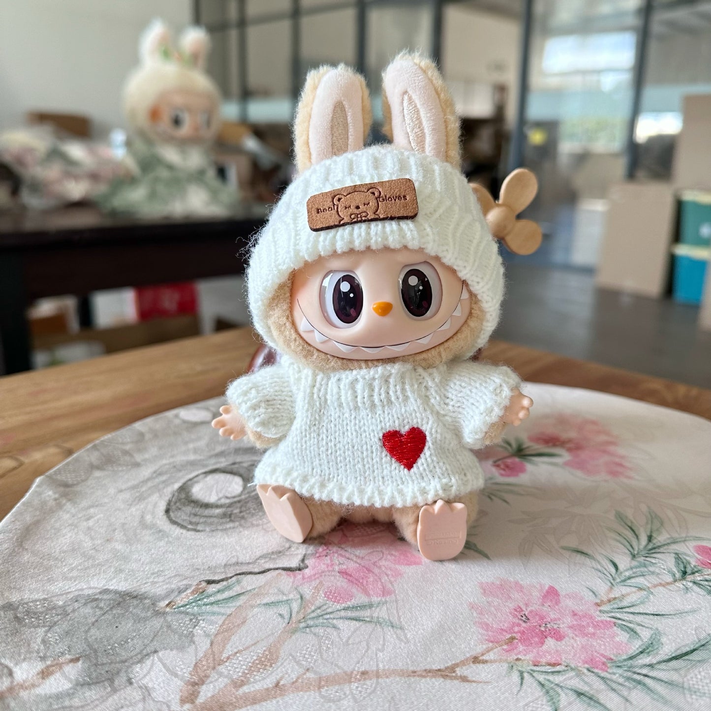 (only-clothes) Only Clothes] First and Second Generation Labubu Plush Doll Clothes Accessories LALBUBU Bear Logo Hat Heart Sweater Set