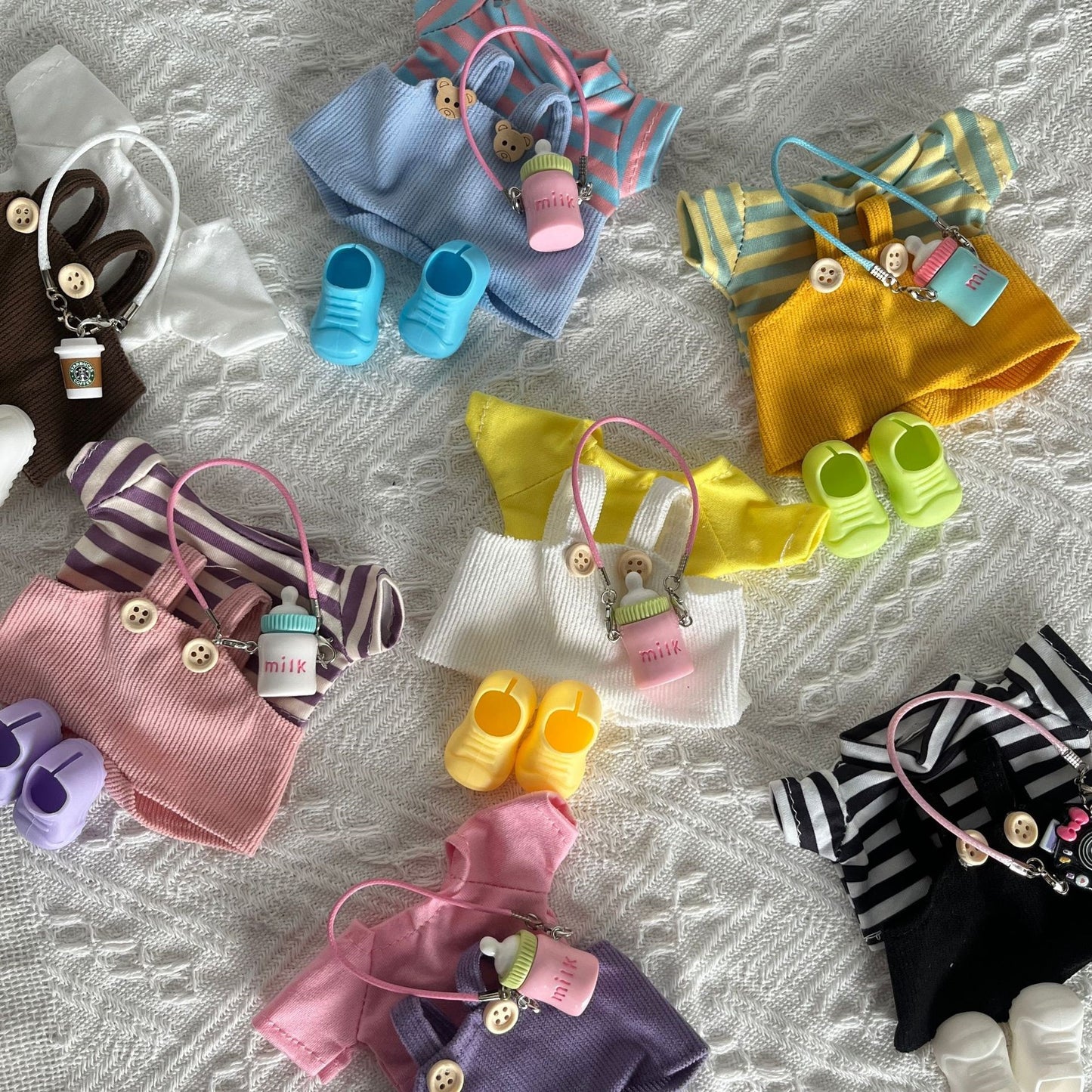 (only-clothes) New Trend Blind Box Labubu Doll Clothes 17cm First Generation Second Generation Third Generation Plush Doll Clothes Set Excludes Doll