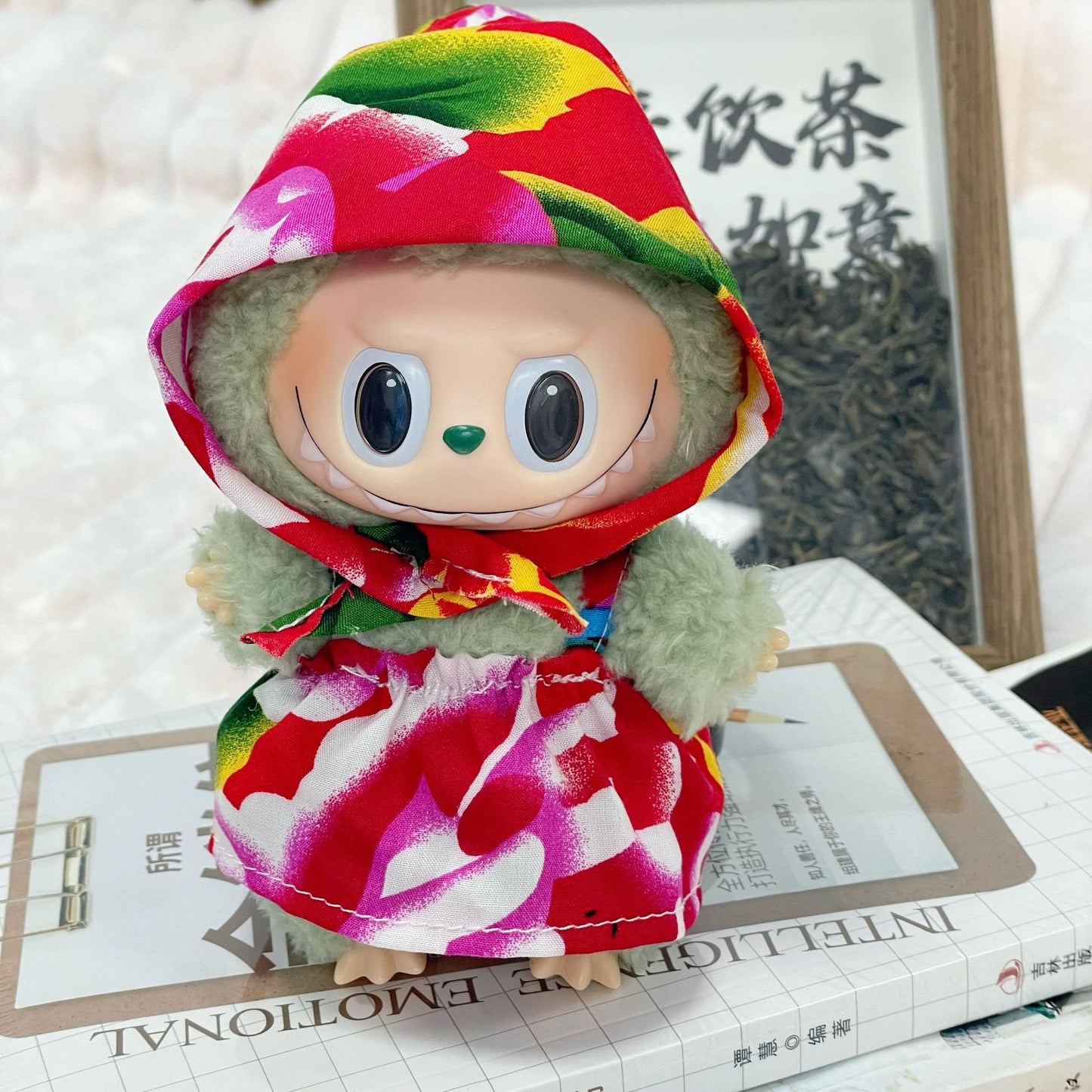 (only-clothes) Labubu One-piece Hat Set Only Clothes First and Second Generation Labubu Cute Baby Clothes Red Floral Doll Dress