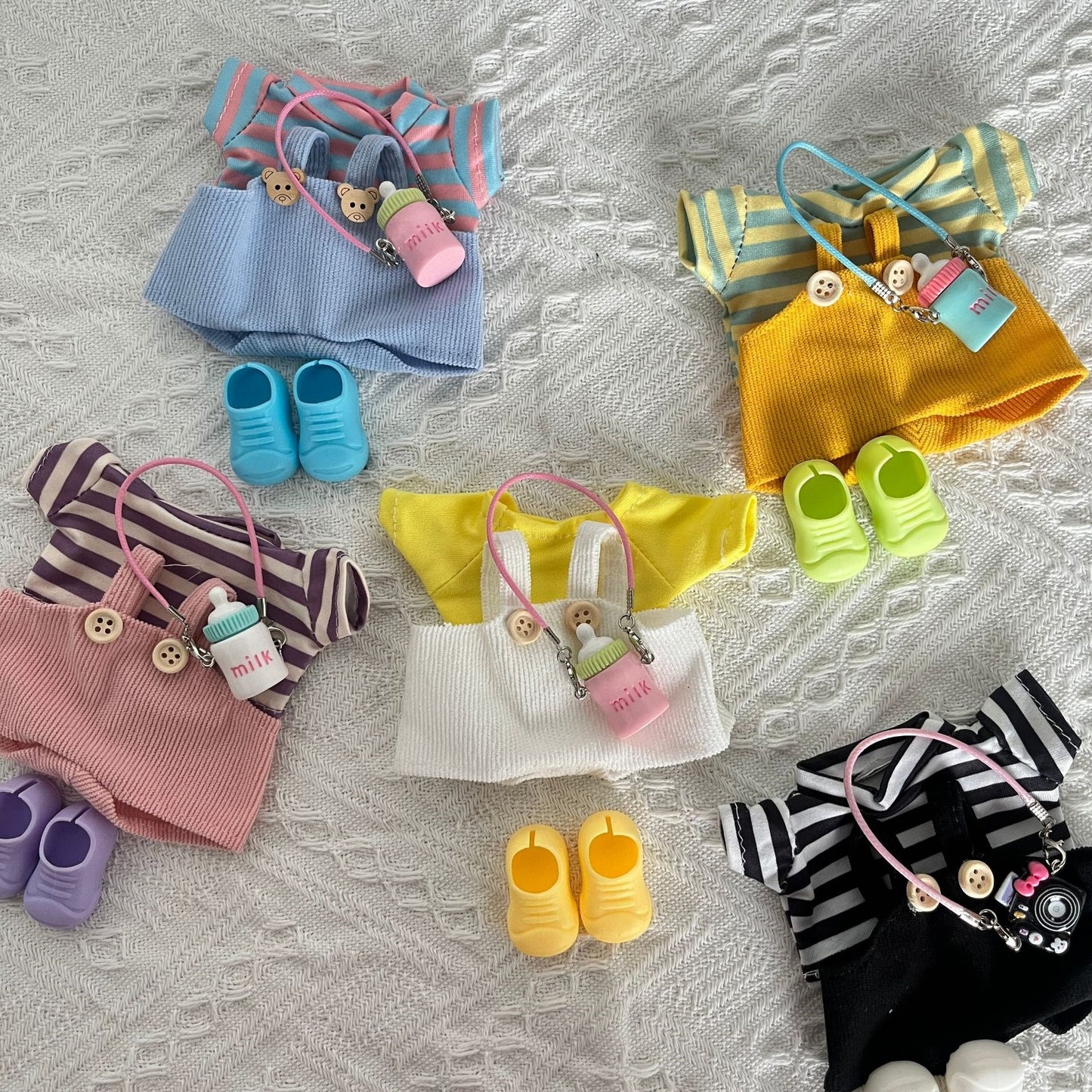 (only-clothes) New Trend Blind Box Labubu Doll Clothes 17cm First Generation Second Generation Third Generation Plush Doll Clothes Set Excludes Doll