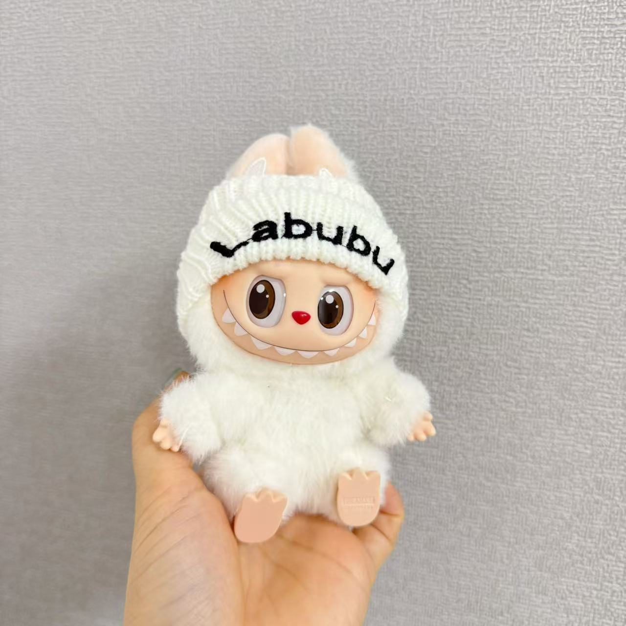(only-clothes) Only Clothes] First and Second Generation Labubu Plush Doll Clothes Accessories LALBUBU Bear Logo Hat Heart Sweater Set