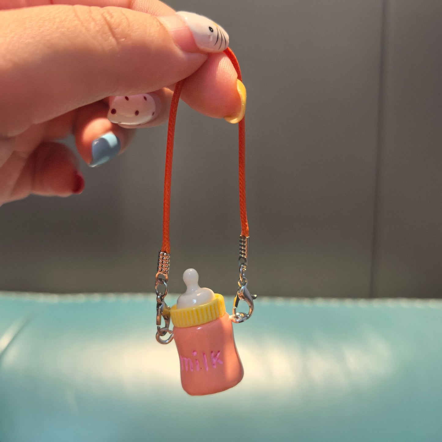 (only-clothes) Dollhouse Mini Cartoon Model Small Camera Bowknot Neck Hanging Accessory Doll Hanging Decoration Accessory
