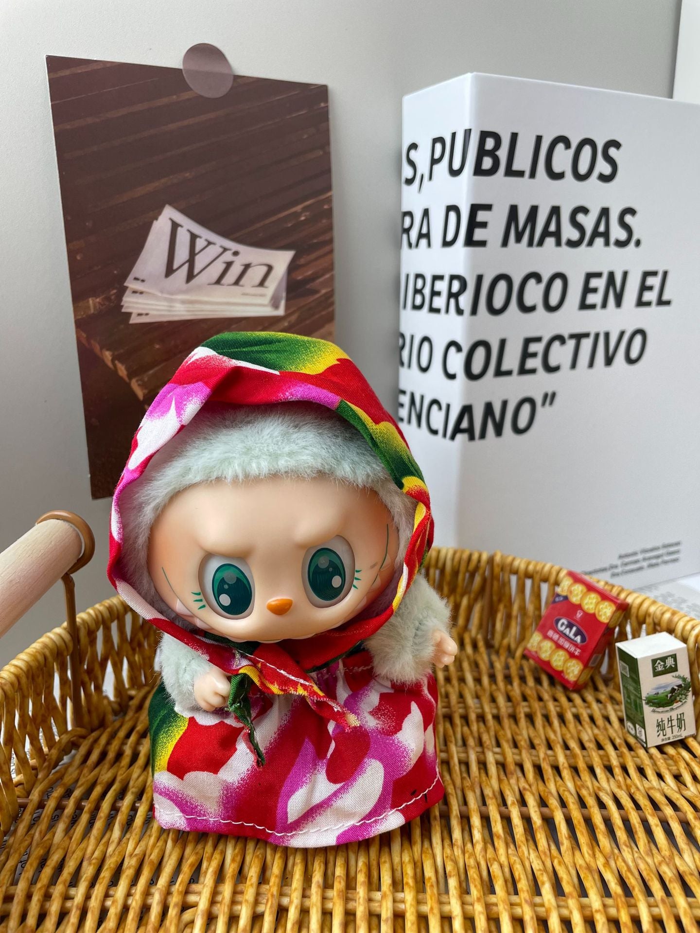 (only-clothes) Labubu One-piece Hat Set Only Clothes First and Second Generation Labubu Cute Baby Clothes Red Floral Doll Dress