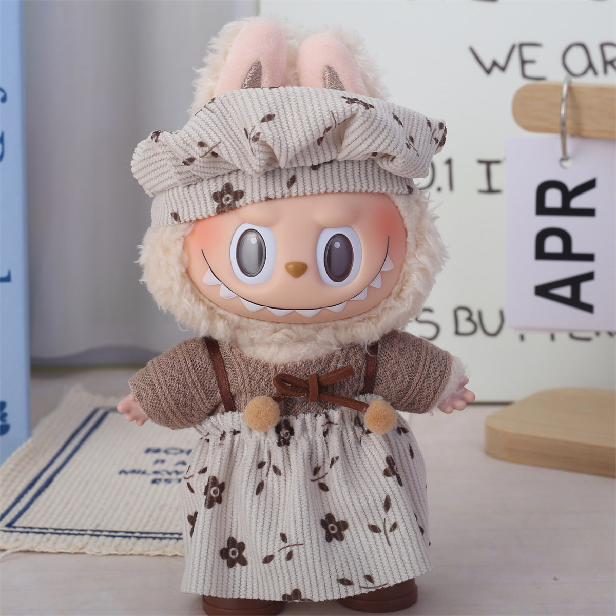 (only-clothes) First and Second Generation Labubu Clothing Accessories Labubu Sitting Doll Heart Sweater Bear Ear Hat Set