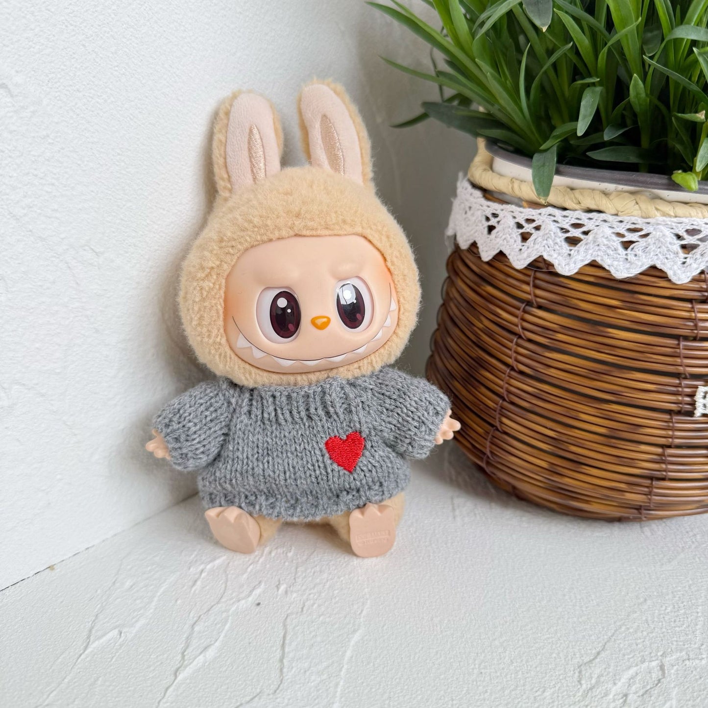 (only-clothes) Only Clothes] First and Second Generation Labubu Plush Doll Clothes Accessories LALBUBU Bear Logo Hat Heart Sweater Set