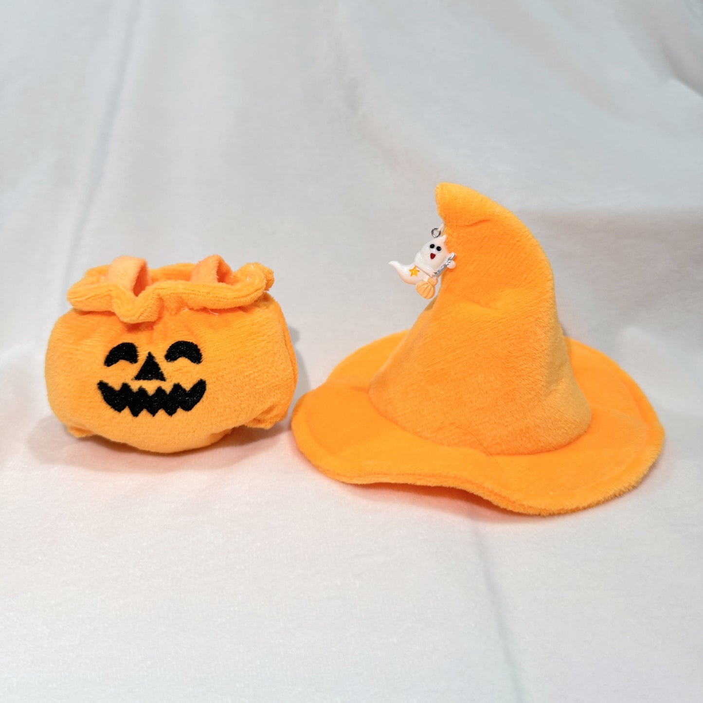 (only-clothes) First, Second, and Third Generation 15CM Labubu Pendant Halloween Pumpkin Outfit Overalls Black Hat Plush Toy Costume