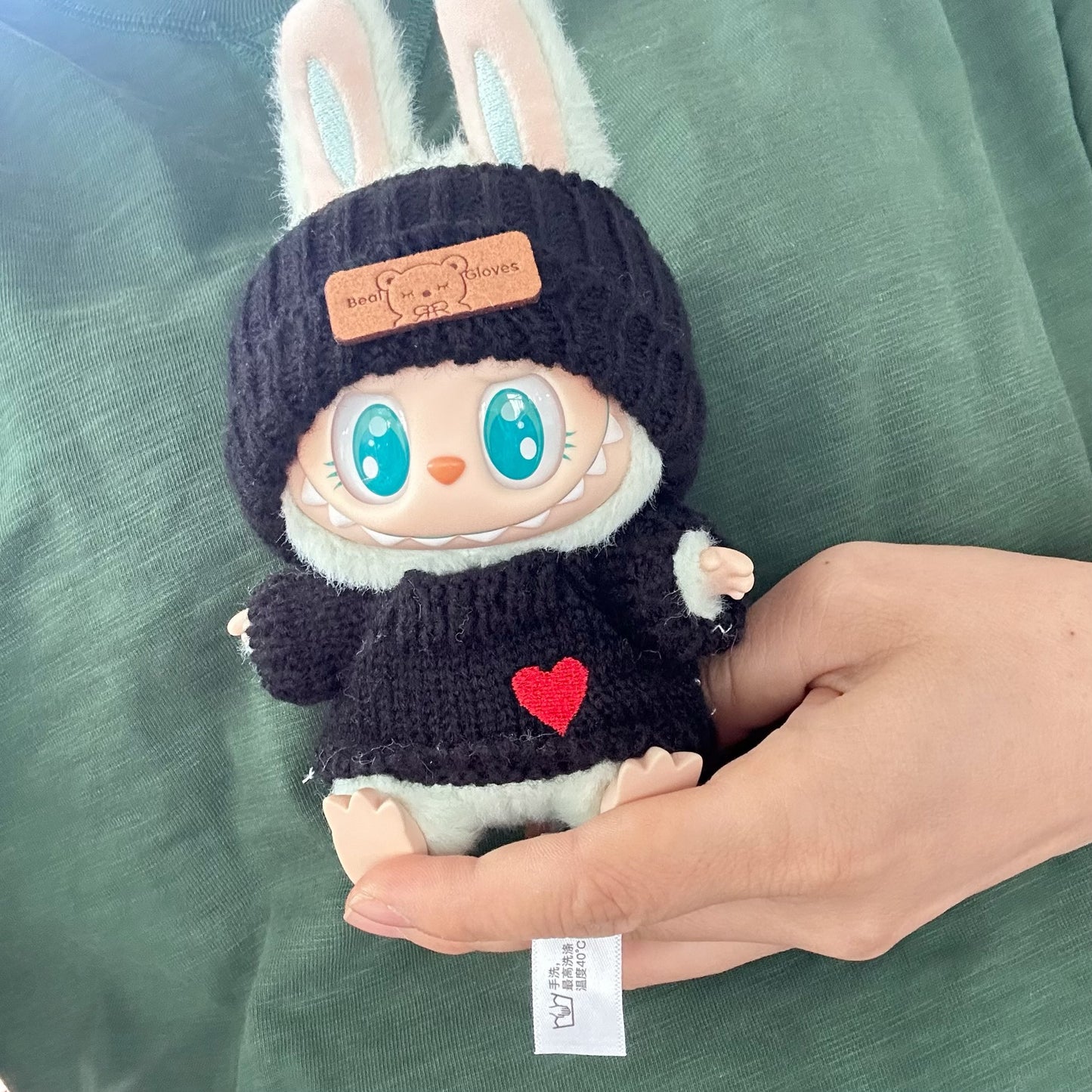 (only-clothes) Only Clothes] First and Second Generation Labubu Plush Doll Clothes Accessories LALBUBU Bear Logo Hat Heart Sweater Set